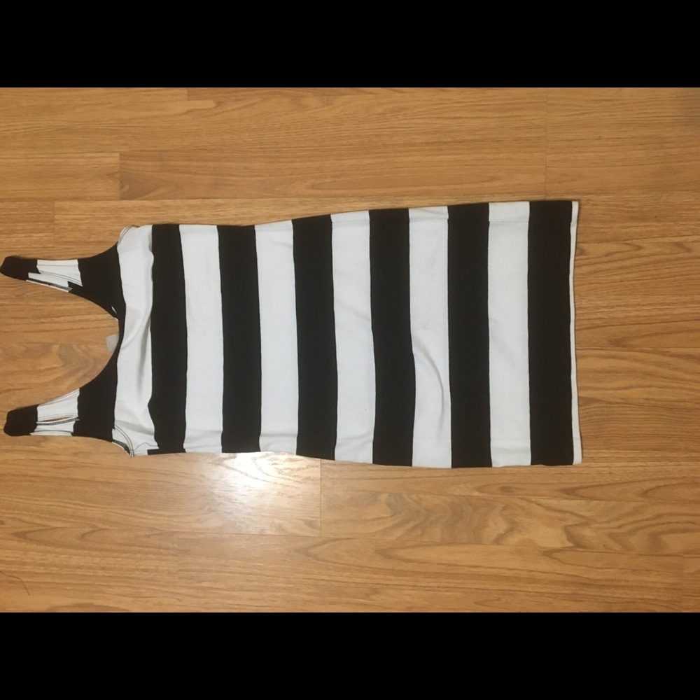 Right black and white dress